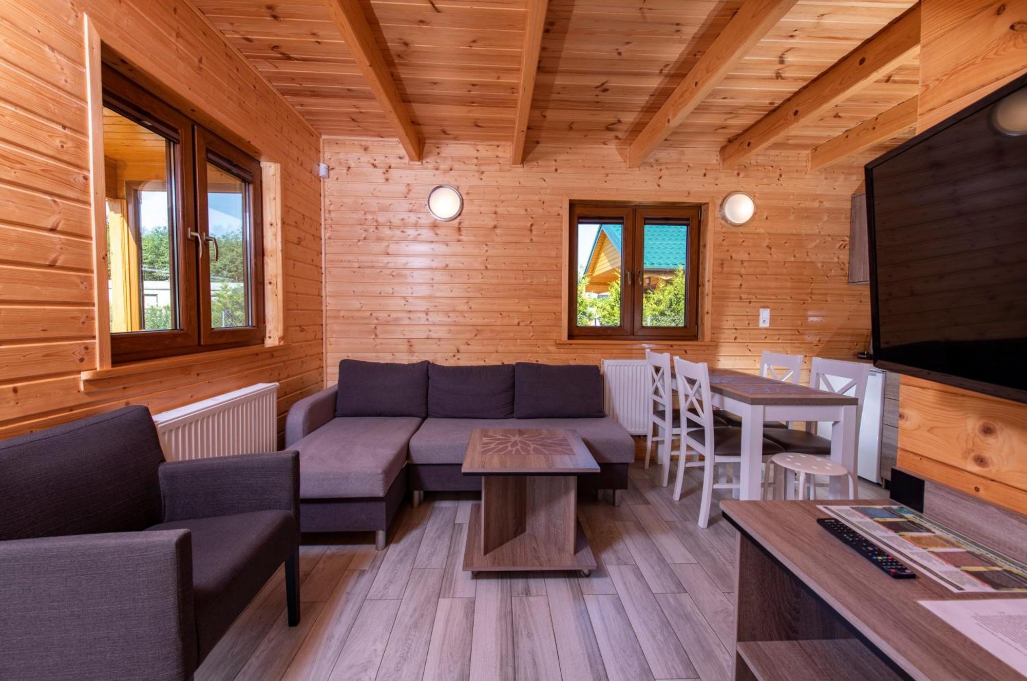 Domki, Apartamenty I Restauracja Wloczega Gąski Kültér fotó