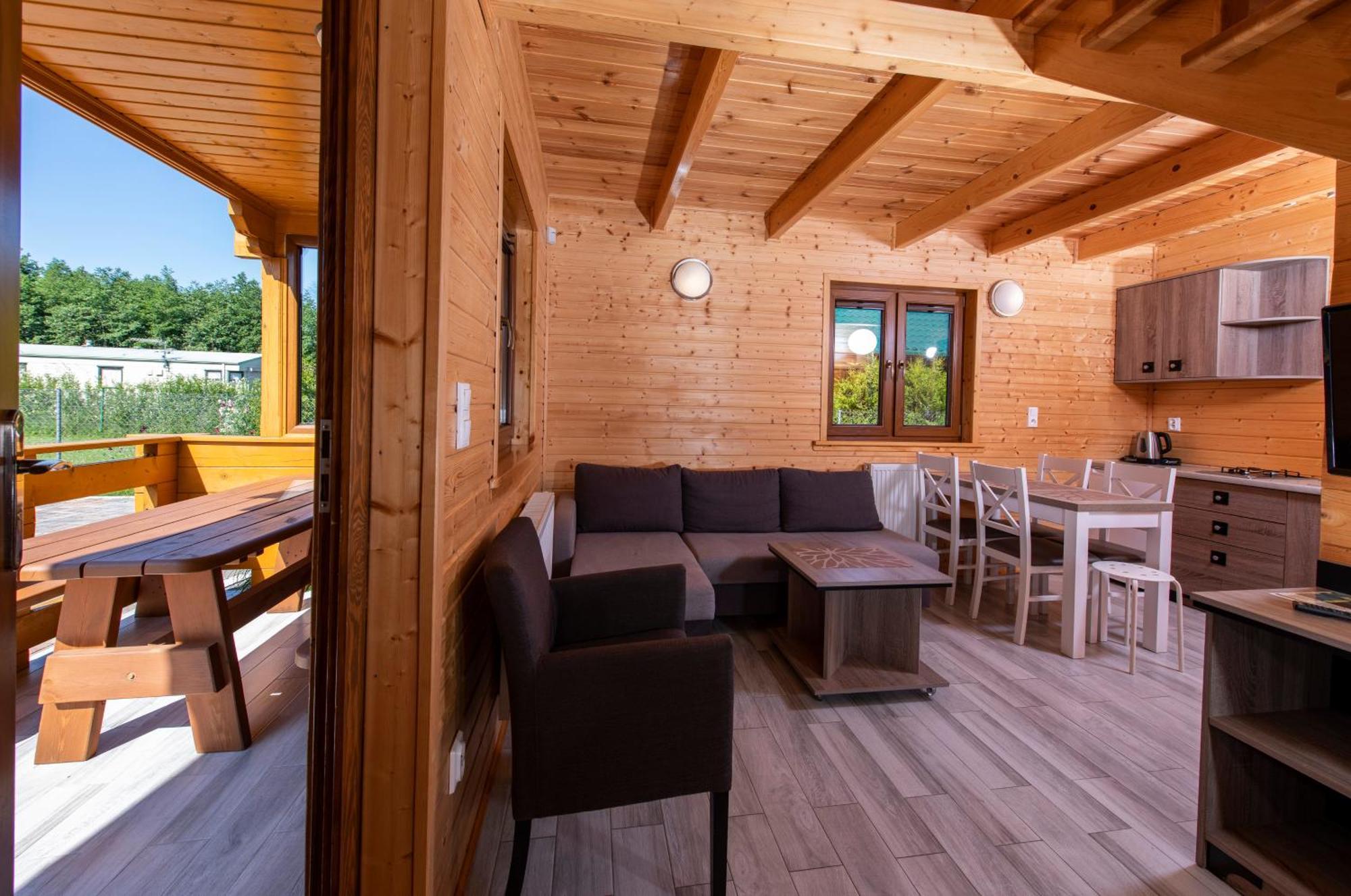 Domki, Apartamenty I Restauracja Wloczega Gąski Kültér fotó
