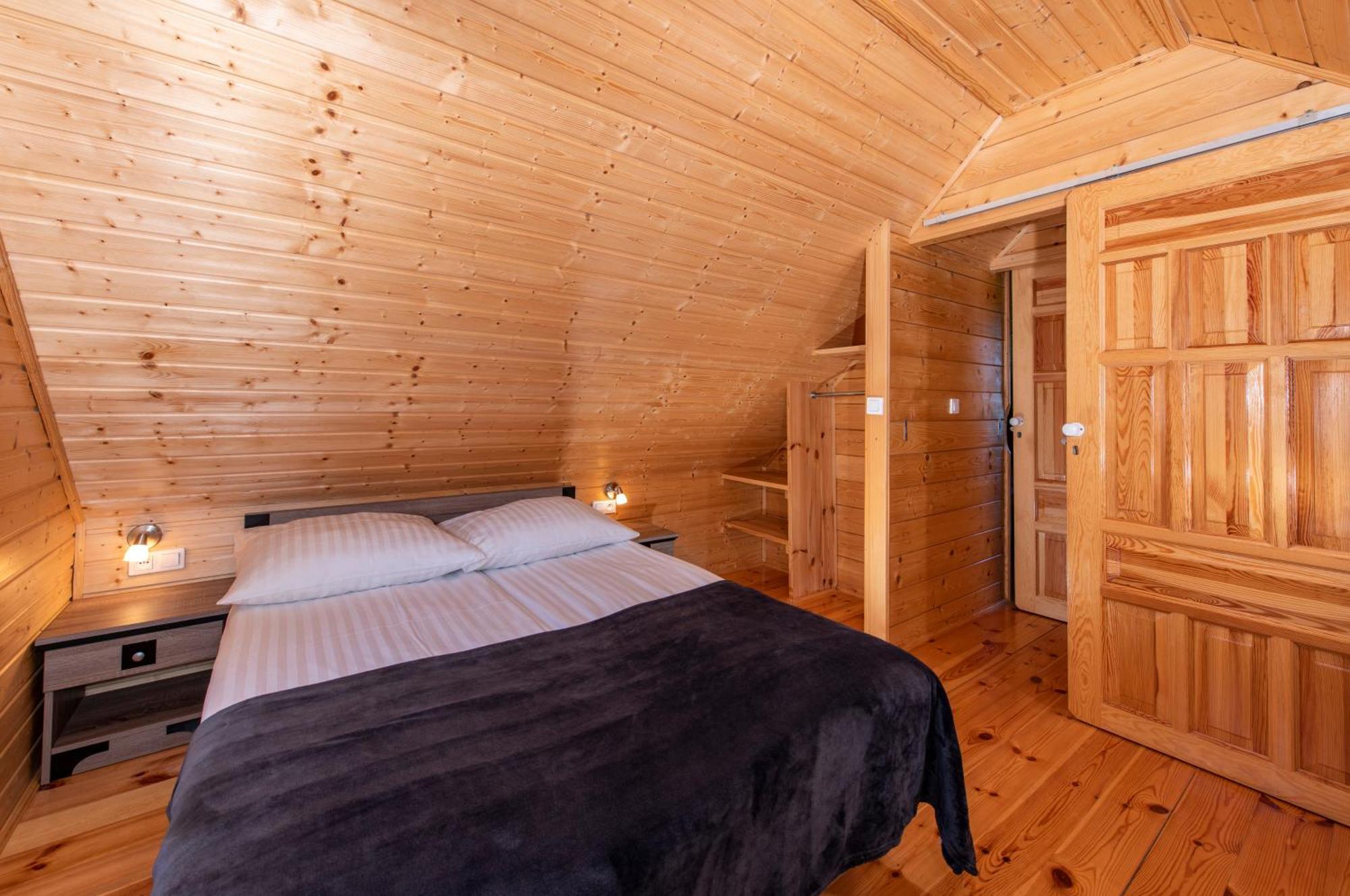 Domki, Apartamenty I Restauracja Wloczega Gąski Kültér fotó